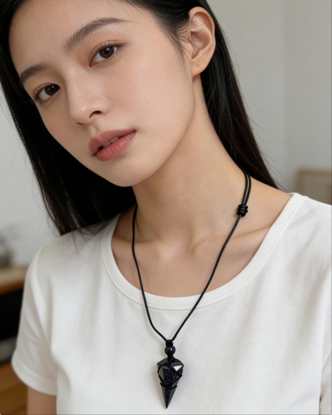 Natural Crystal Point Necklace for Men&Women – Geometric Stone Pendant in Black Tone